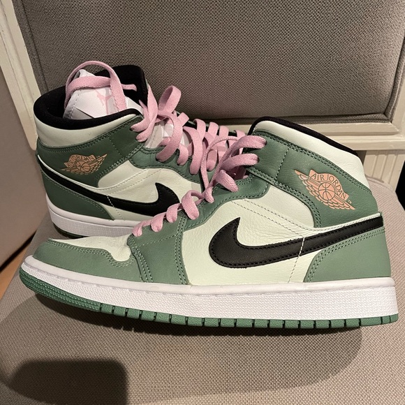 Jordan Shoes - Sold** Authentic Air Jordan 1 SE Dutch Green